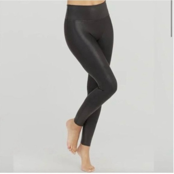 Jane and Bleeker Black Faux Leather Legging Size Large - Picture 1 of 8